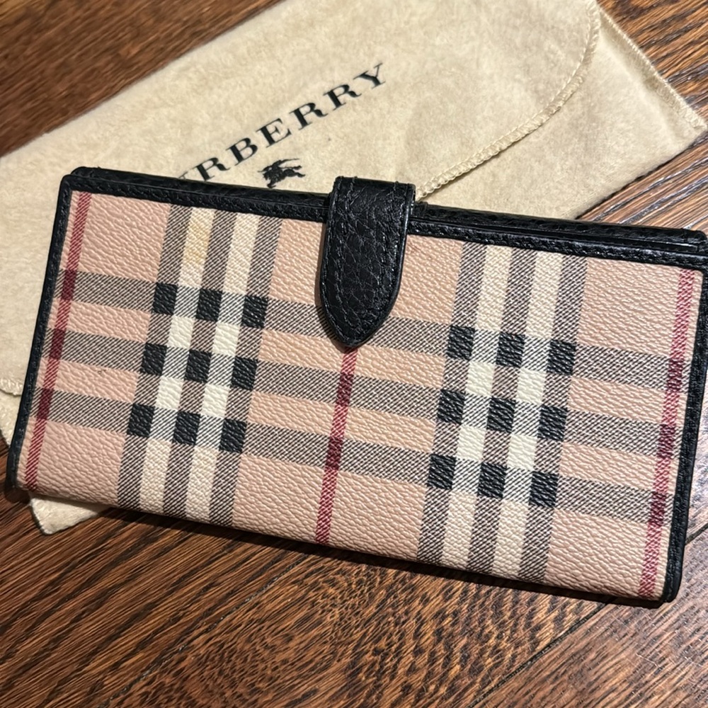 EUC Burberry Haymarket Nova Leather Continental Wallet - Picture 2 of 4